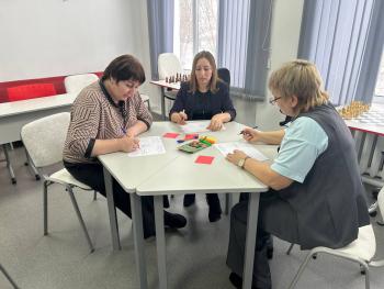 �������